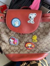 Coach Snoopy 背囊