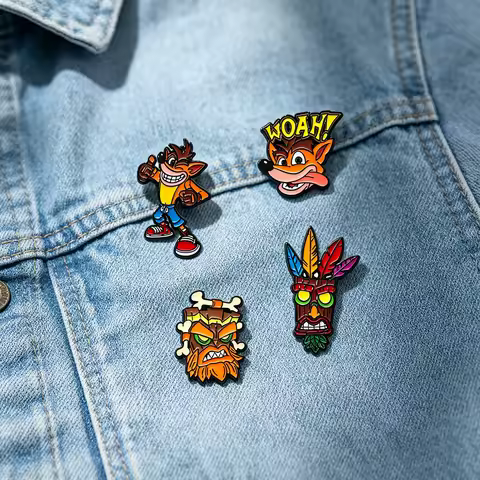 4Pc Crash Bandicoot Anime Enamel Pins Retro PS1 Game Character Tiki Mask Brooch Lapel Badge Backpack