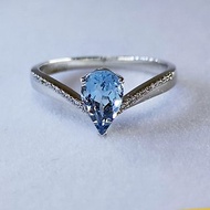 18K 白金梨形海藍寶戒指