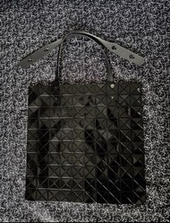 三宅一生 BAO BAO ISSEY MIYAKE  Prism 10格（10×10）亮面黑色 ．Tote Bag 單肩袋．手挽袋 ．Bao Bao Handbag．Bao Bao Shoulder 