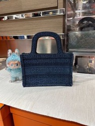 DIOR MINI BOOK TOTE BAG OBLIQUE EMBROIDERED DENIM BLUE 100%Authentic,95%new💜尖沙咀中港城門市