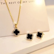 High-value Titanium Steel Four-leaf Clover Set Two-piece ins Design Sense Hypoallergenic Necklace Je
