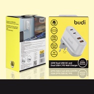 4 port folding Charger 40 Watt Quick Charge 3 18 Watt 2 USB + 2 PD