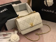 Brand new Chanel 雙金球