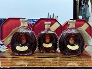 白头十三80年代老洋酒人头马白头十三 感兴趣的话点“我想要”和我私聊吧～
