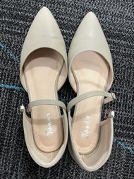 Junda 尖頭平底鞋