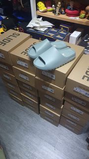 Adidas Yeezy Slide 拖鞋