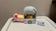 角落生物花車場景