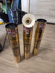 7成新 RSL Ultimate 羽毛球 ，無斷毛，九龍灣站交收, $60一筒12個