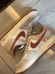 NIKE AIR FORCE 1 '07 LV8