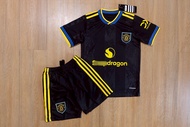 ชุดบอลเด็ก (เสื้อ+กางเกง) แมนยู 3 สี ปี 2025-26 (3A) เกรดแฟนบอล เพิ่มเบอร์ชื่อด้านหลังได้