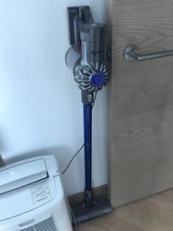 Dyson V6