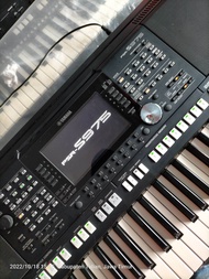YAMAHA PSR S975