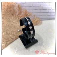 GLM0177 Titanium Bracelet with Drawstring Model