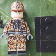 WW 2 German camo with standee plate.(Plastic toy and less than 2 inches)