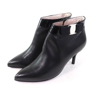 Salvatore Ferragamo Ferragamo Vara 黑色RIBON漆皮踝靴，側拉鍊設計，成色極佳。共5雙。義大利製造。包含鞋盒和防塵袋。