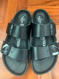 Valentino x birkenstock VLTN leather 99.5% new