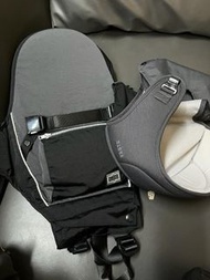 Combi Ninna Nanna baby carrier 初生揹帶