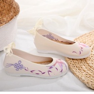 Antique shoes - Spring Swallow Wing Chinese embroidered flat shoes