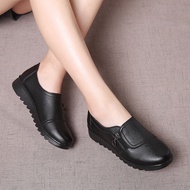 Kasut Kulit Kasual Perempuan Kasut Hitam Lembut Wanita Hamil Leather Casual Loafers Women Low Cutter