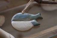 純手捏可愛小藍鯨鯨魚陶瓷掛飾/吊飾