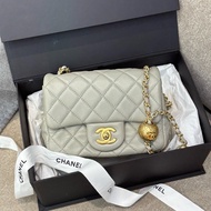 Chanel 鼠尾草灰方胖金球