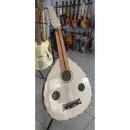 Guitar gambus Oud