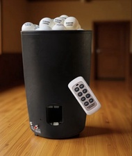 乒乓球發球機、球網、乒乓球