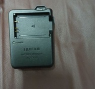 Fujifilm BC-T125 原廠充電器. GFX100 GFX 50S  50R