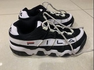 Fila 厚底鋸齒老爹鞋 23.5