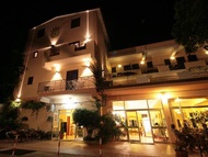 卡拉布里亞拉布索拉酒店 (La Bussola Hotel Calabria)