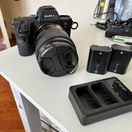 Sony A7 III 相机连24-70mm F4 镜头 + Canon 50mm F1.4 連 Sigma 接環