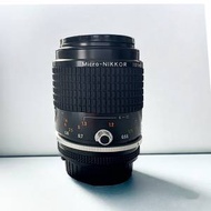 Nikon 手動微距 Nikon Micro-NIKKOR,105mm f/2.8, 影手動微距兼人像最啱。