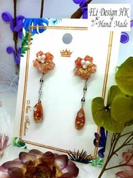 DIY hand made Earrings 純手工設計，優雅/高貴/漂亮日本櫻花造型配仿珍珠，金色金箔和閃粉耳環一對! 用 UV Resin 樹脂膠 / 滴膠精心制作6小時一對, 獨一無二 ( FL