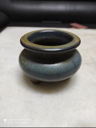 龍泉窯三足小香爐直徑11cm