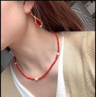 🔥🔥纯天然红珊瑚随行纯银耳環，裹蒸選。天然深牛血，直切刻面閃光效果，上身非常时尚精美大方！一套更美哦 高貴大方簡潔☘️☘️