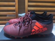 Adidas 足球鞋