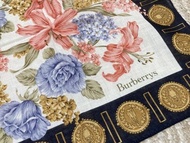 激罕！中古 Burberrys 圍巾 絲巾 頸巾 Scarf 1970s-1980s Vintage 頭巾 粉藍 粉紅 深藍 花柄手帕 復古碎花金幣圖案 全新未使用品 不是CHANEL 香奈兒 25 