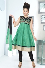 Bollywood Sapna Girl Green Punjabi Suit 6868