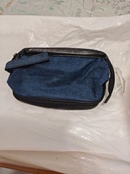 藏青色乾濕分離洗漱收納包