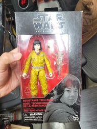 （Hasbro）推出的 《星際大戰：黑色系列》（Star Wars: The Black Series）6吋可動人偶，角色為反抗軍技術員蘿絲·緹克（Resistance Tech Rose）dn