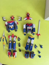 Action toys mini 超力 & V 型電磁俠