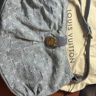 LV牛仔丹寧灰布肩背包