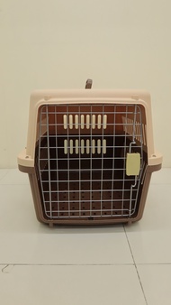 DKC1003 กรงหิ้ว กล่องใส่สัตว์เลี้ยง กรงเดินทาง สำหรับสุนัขและแมว Size L ขนาด L66*W47*H45.8 ซม. (ไม่มีล้อ)