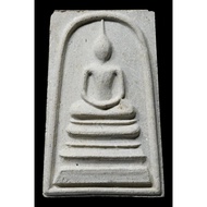 🌈崇迪成龙模”（Phra Somdej Phim Jackie）是指泰国近代三大圣僧之首龙婆培（Luang Phor Pae）在佛历 2517 年（1974 年）瓦批坤通寺督造的一款崇迪佛牌。  