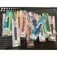 Customizable pen sleeve with pen