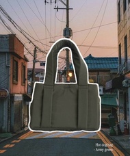 Hot dog fluffy bag จาก WHITEOAKFACTORY กระเป๋า กระเป๋าสะพาย กระเป๋าจัดระเบียบ