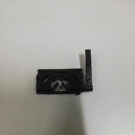 Mazda 808 windscreen clip (M90)