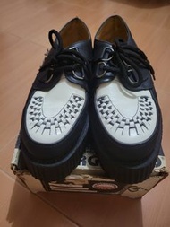 underground 鞋  UK8 41至43內著都合適
