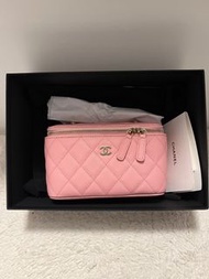 Brand new Chanel pink/light beige caviar vanity clutch with chain長盒子